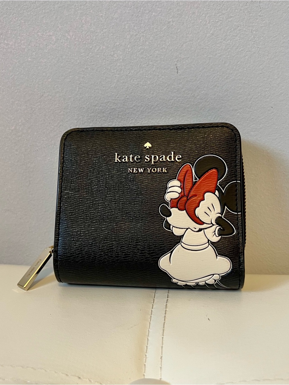 kate spade x Disney Black Minnie Mouse Zip Around Wallet with Red Bow